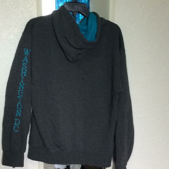 Sweatshirt - Picture 2 of 4